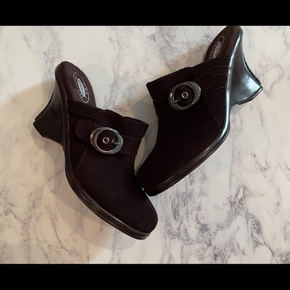 Dr. Scholl’s Suede Clog Mule Heel Brown